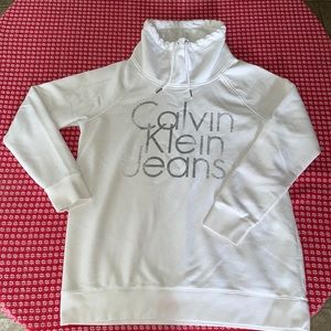 White Calvin Klein sweatshirt
